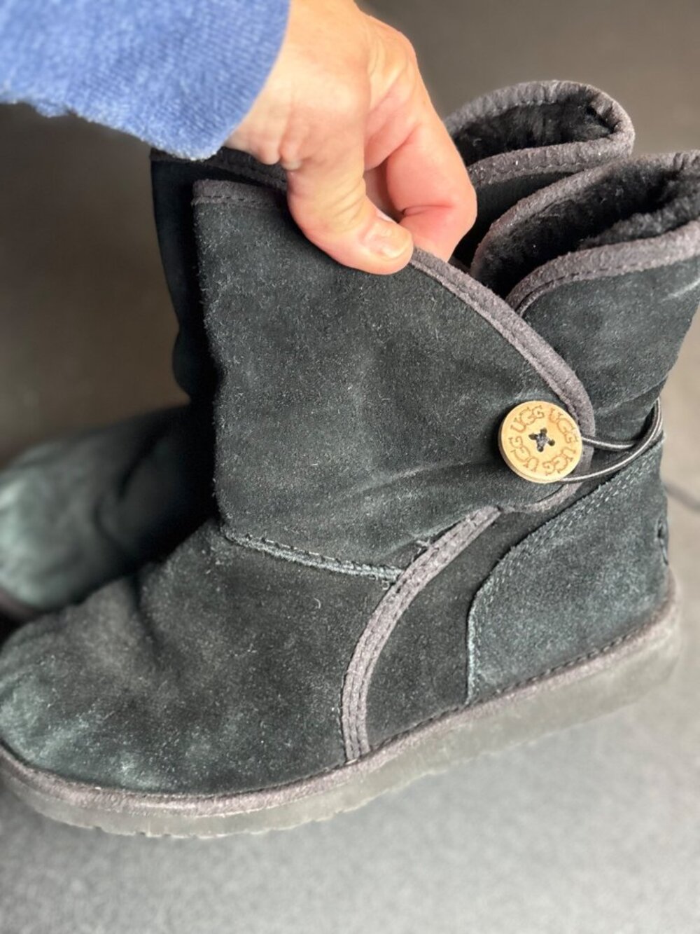 UGG Black SZ 1 girls Suede Ankle Boots With Button Closure
